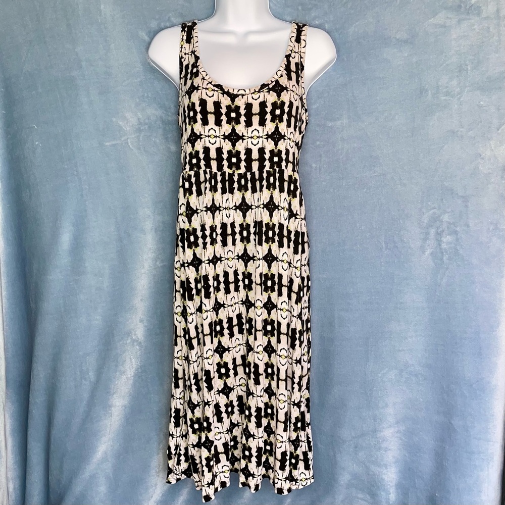 Kenar  sleeveless dress, elastic waist, knee-length, black/white/lime print